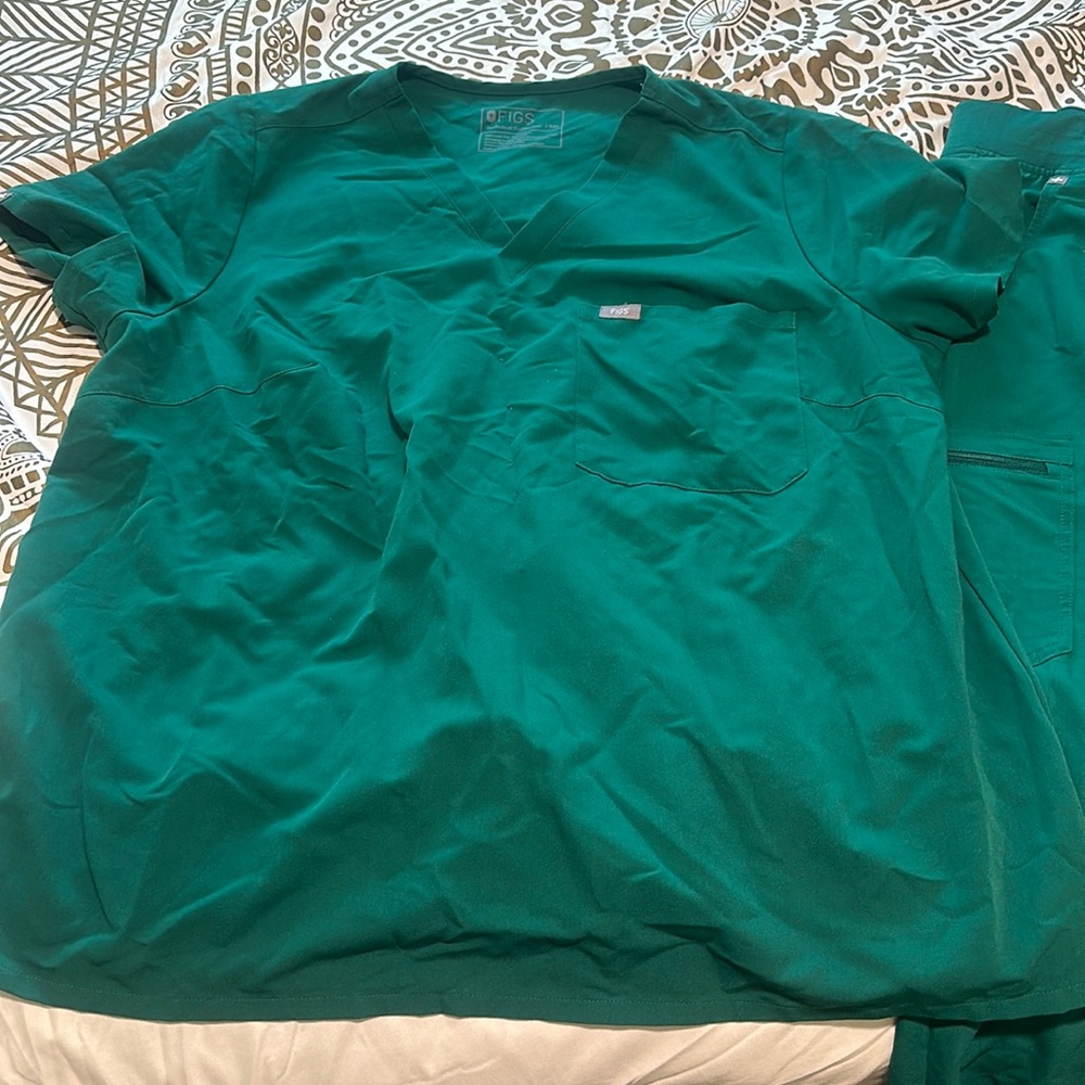Figs scrubs jogger set